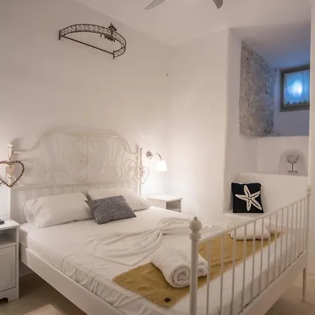 Elpida - 3-bed With Stunning Sea Views, Plunge Pool * Naousa (Paros)