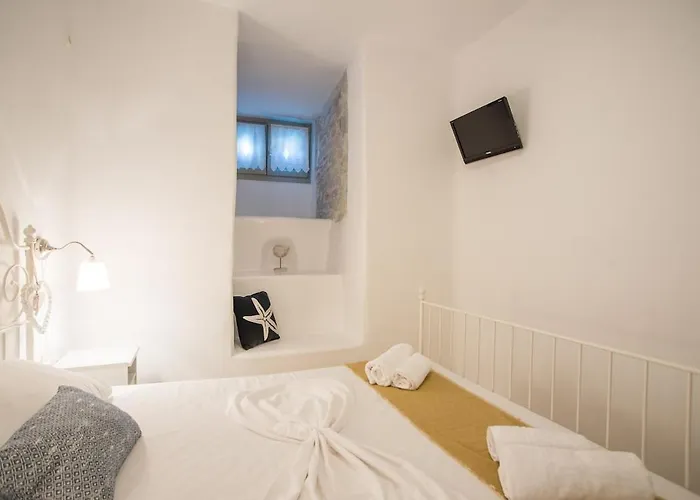 Elpida - 3-bed With Stunning Sea Views, Plunge Pool Villa Naousa